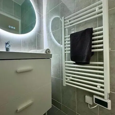 Apartment Tres Grand A Deux Pas De La Place De Jaude Puits Artesien *